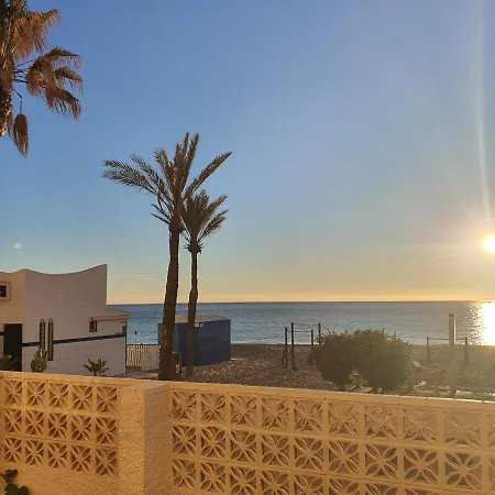 Lejlighed 61-beach Front With Stunning Views In