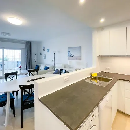61-beach Front With Stunning Views In Lejlighed